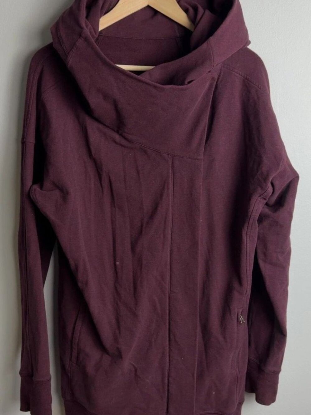 Lululemon Scuba Funnel Neck Hoodie Pullover Maroon Burgundy Size 10 Women’s